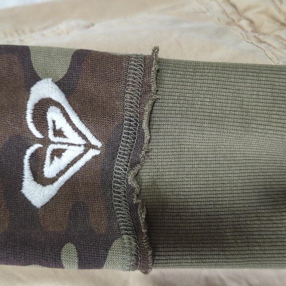 Y2K Roxy Camo Hoodie Jacket Medium - Picture 3 of 9
